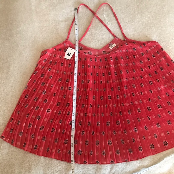 Hollister Crinkle Camisole Top - Size M - Picture 8 of 10